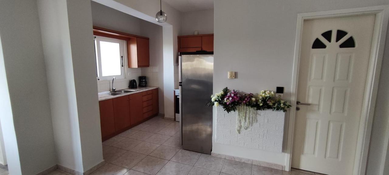 Nickthegreekapartment Galatás Екстериор снимка